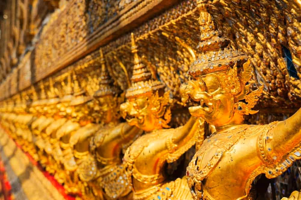 Bangkok's Iconic 3 Temple Tour: Gold Buddhas & Culture - Image 4
