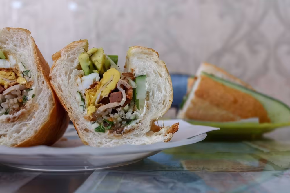 Saigon mit dem Motorrad: Stadterkundungen & Einblicke in das lokale Leben - Image 7