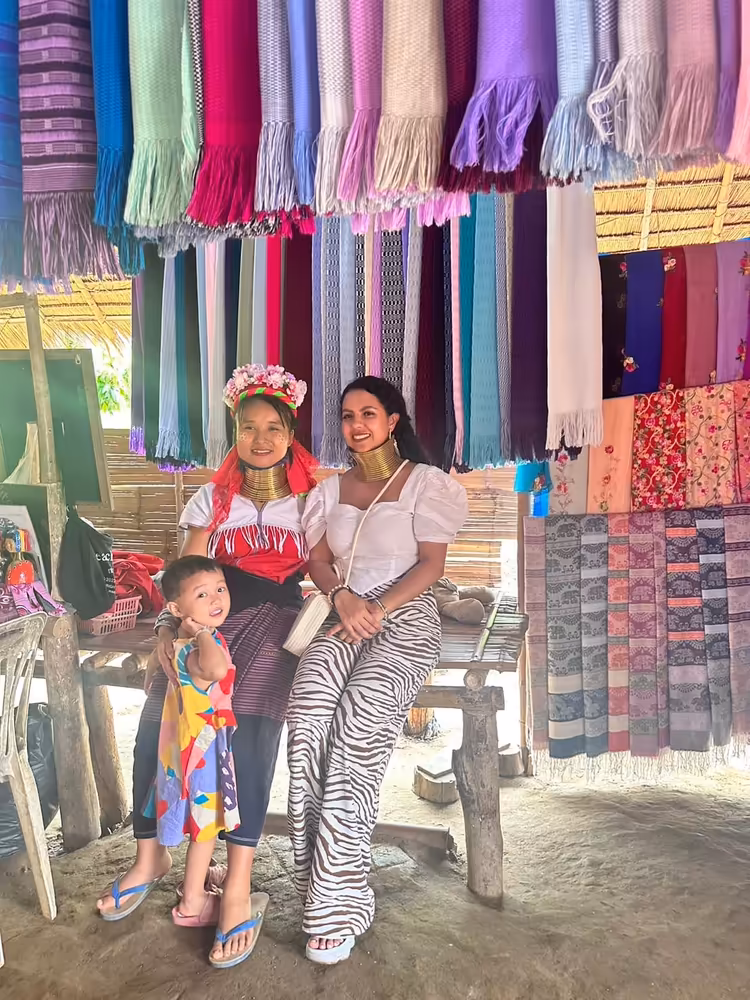 Chiang Mai White Temples, Blue Temple & Golden Triangle Tour - Image 7