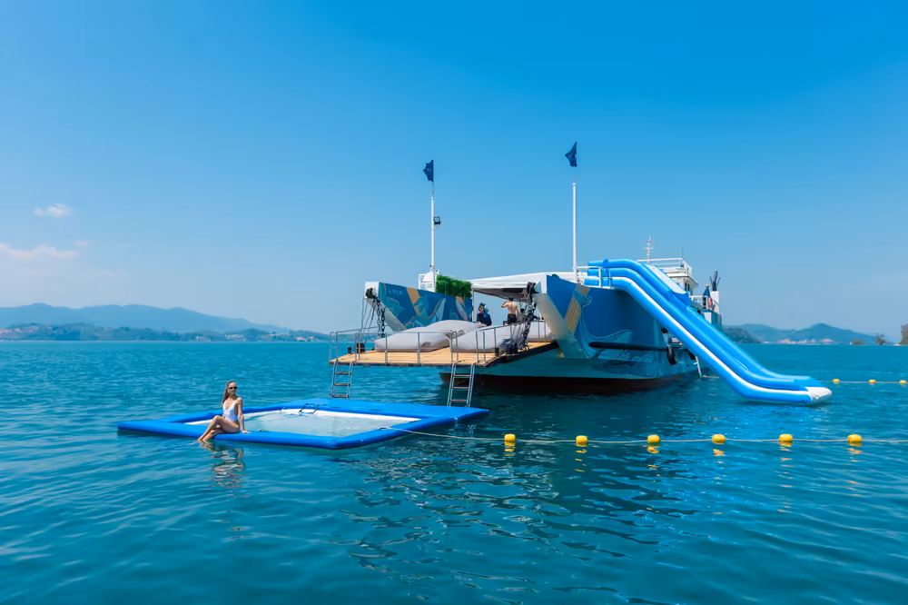 James Bond & Sunset Dinner Cruise by Seanery - Image 5