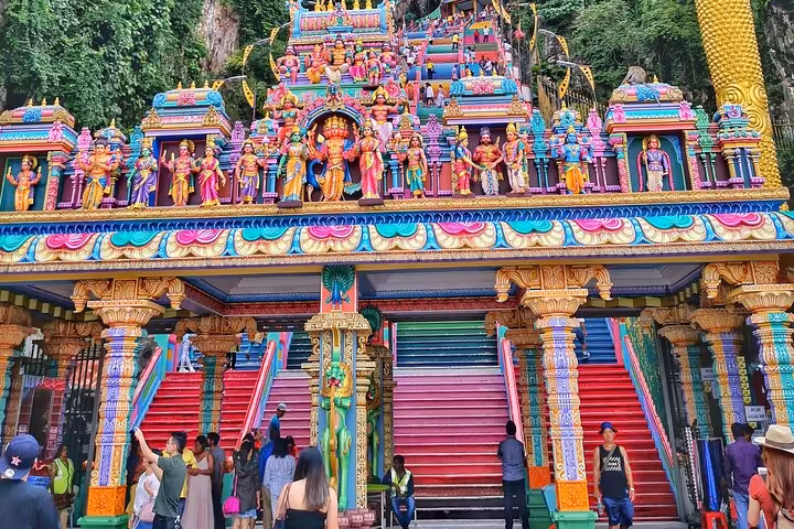 Kuala Lumpur Suburbs & Batu Caves Tour - Image 5