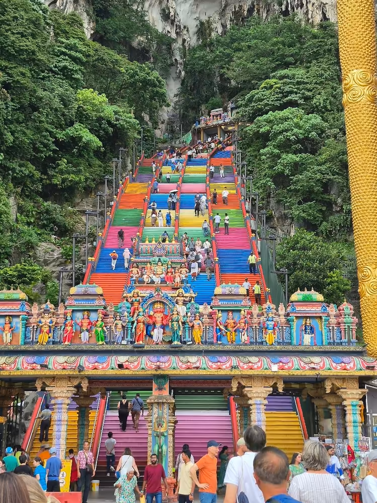Kuala Lumpur Suburbs & Batu Caves Tour