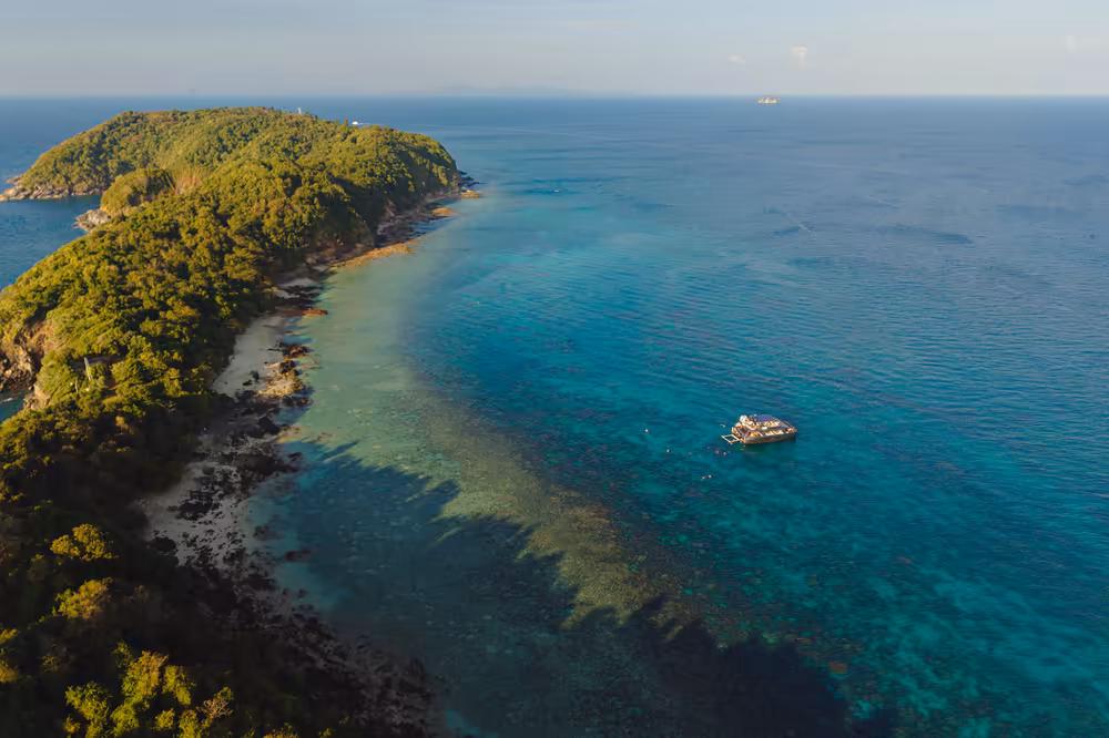 Noah Yacht Club Private Catamaran - Image 9