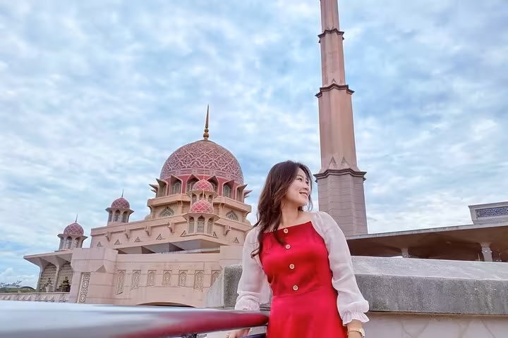 Putrajaya Half-Day Tour with Pink Mosque & River Cruise