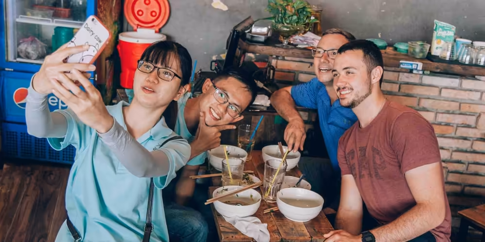 天黑后的西贡：日落屋顶与海鲜盛宴 - Image 3